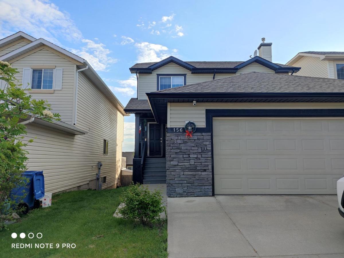 Lovely Home Calgary Exterior photo