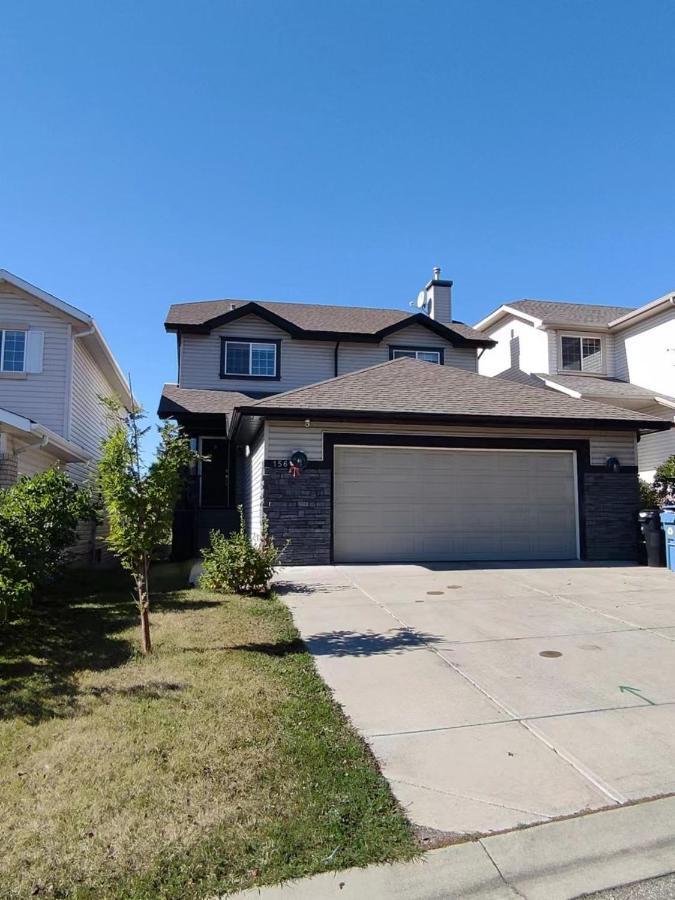 Lovely Home Calgary Exterior photo