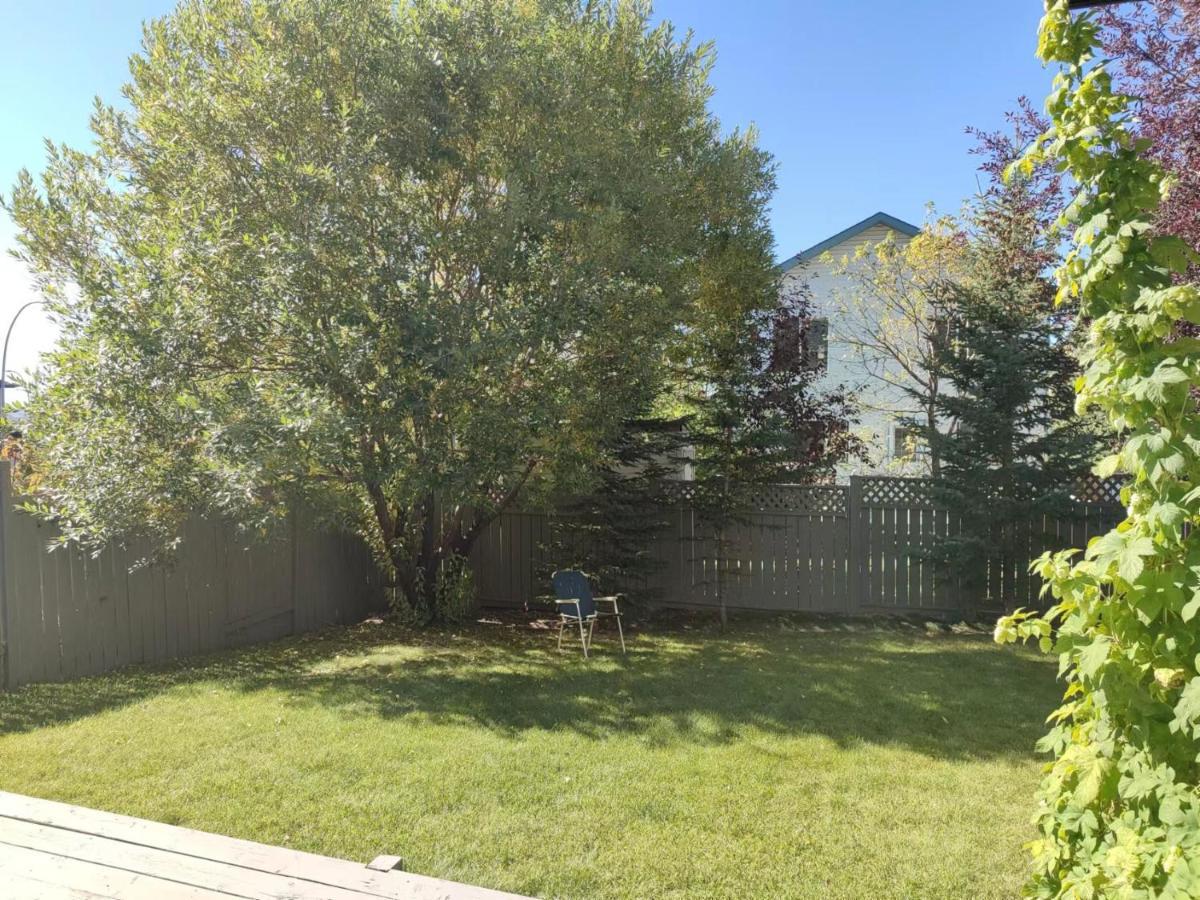Lovely Home Calgary Exterior photo