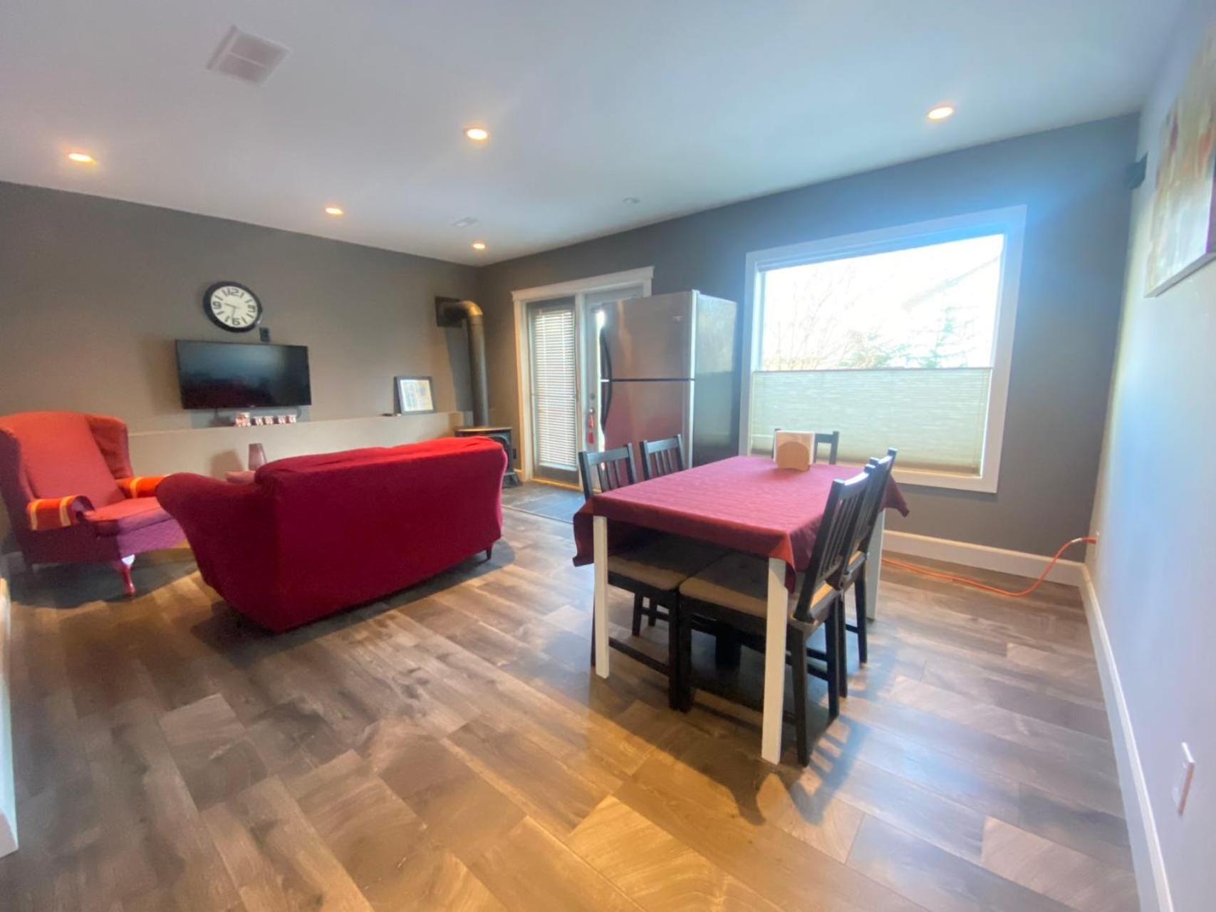 Lovely Home Calgary Exterior photo